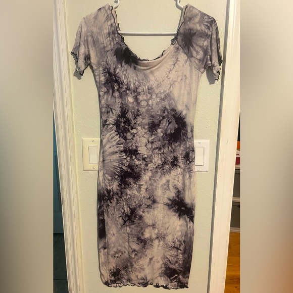 Caution To The Wind Dress - Picture 1 of 3